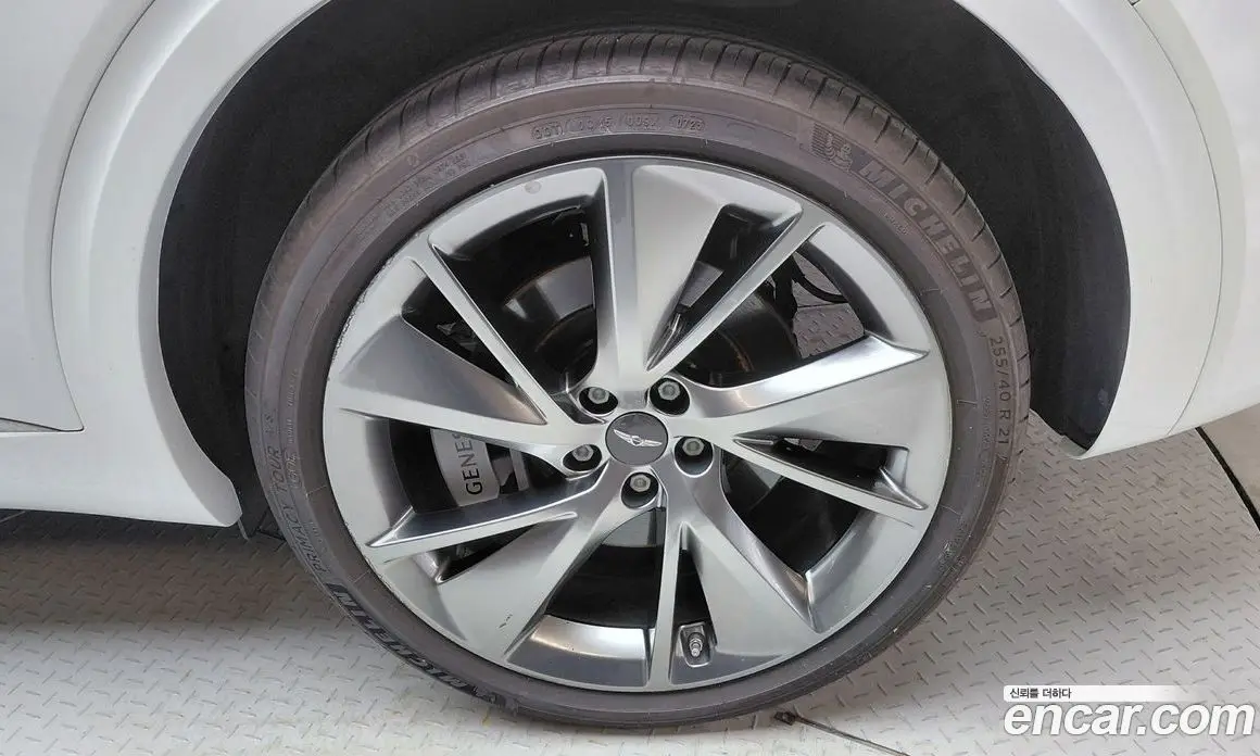 Genesis GV70 2023 2.5 автомат (гидро), фото 7 Genesis GV70 2023 2.5 автомат (гидро), фото 7