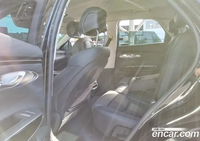 Genesis GV70 2023 2.5 автомат (гидро), миниатюра 6 Genesis GV70 2023 2.5 автомат (гидро), миниатюра 6