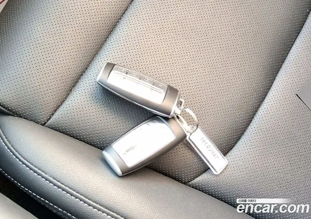Genesis GV70 2023 2.5 автомат (гидро), миниатюра 8 Genesis GV70 2023 2.5 автомат (гидро), миниатюра 8