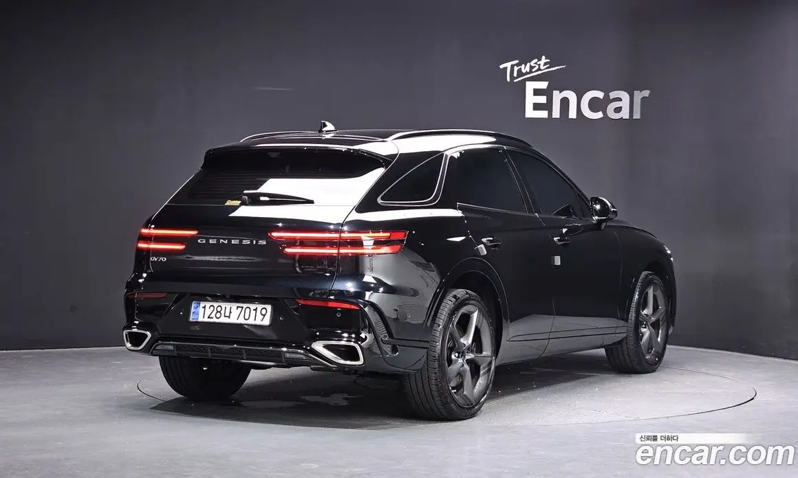 Genesis GV70 2024 2.5 автомат (гидро), фото 1 Genesis GV70 2024 2.5 автомат (гидро), фото 1