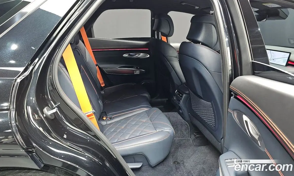 Genesis GV70 2024 2.5 автомат (гидро), фото 16 Genesis GV70 2024 2.5 автомат (гидро), фото 16