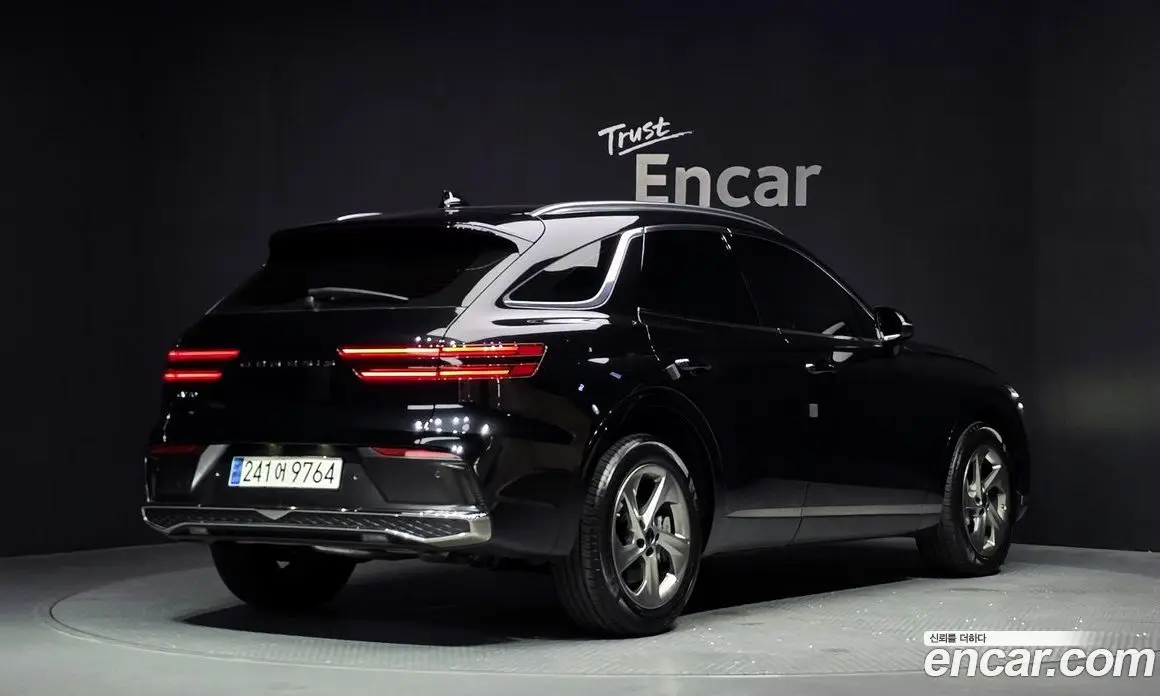 Genesis GV70 2024 2.5 автомат (гидро), фото 2 Genesis GV70 2024 2.5 автомат (гидро), фото 2