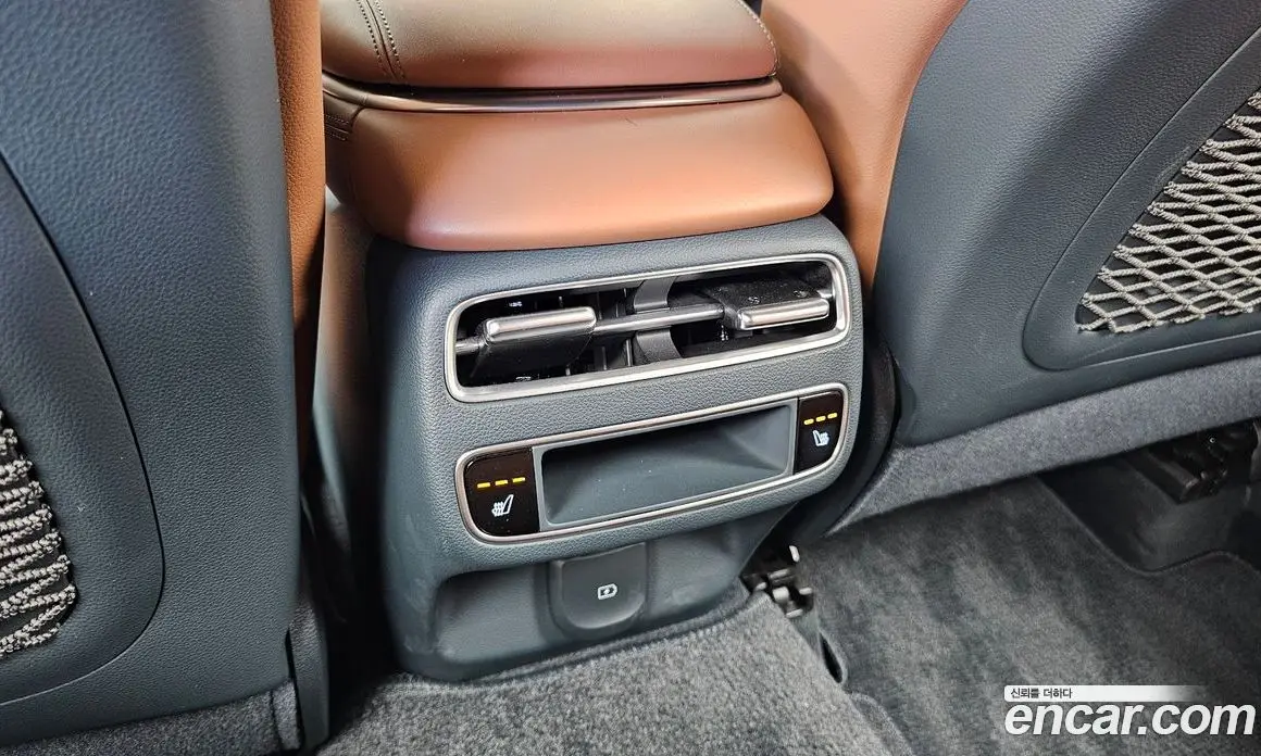 Genesis GV70 2024 2.5 автомат (гидро), фото 18 Genesis GV70 2024 2.5 автомат (гидро), фото 18