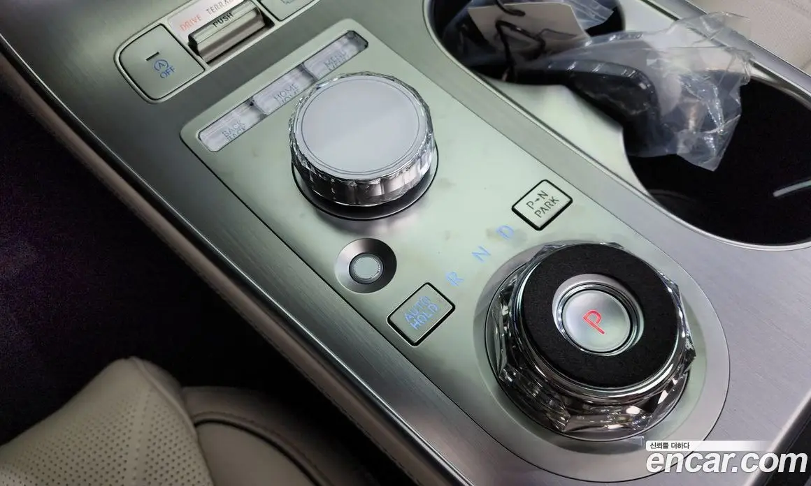 Genesis GV70 2026 2.5 автомат (гидро), фото 12 Genesis GV70 2026 2.5 автомат (гидро), фото 12