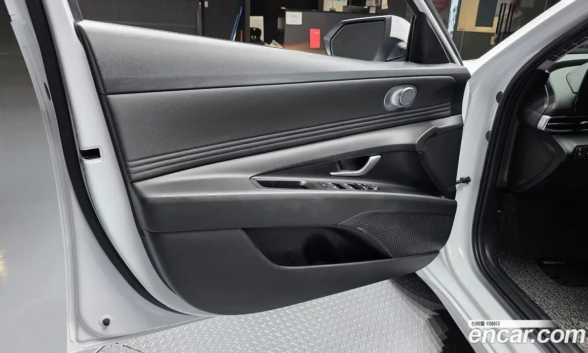 Hyundai Avante 2023 1.6 автомат (гидро), фото 14