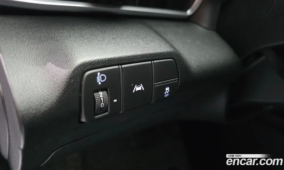 Hyundai Avante 2023 1.6 автомат (гидро), фото 23