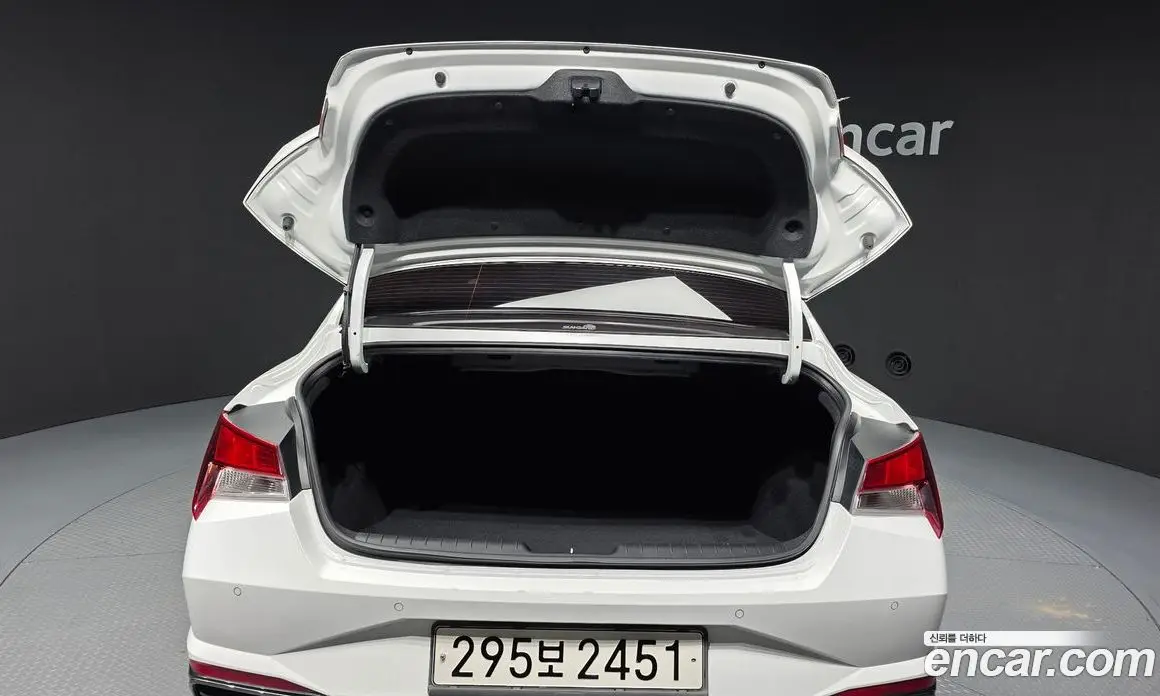 Hyundai Avante 2023 1.6 автомат (гидро), фото 26