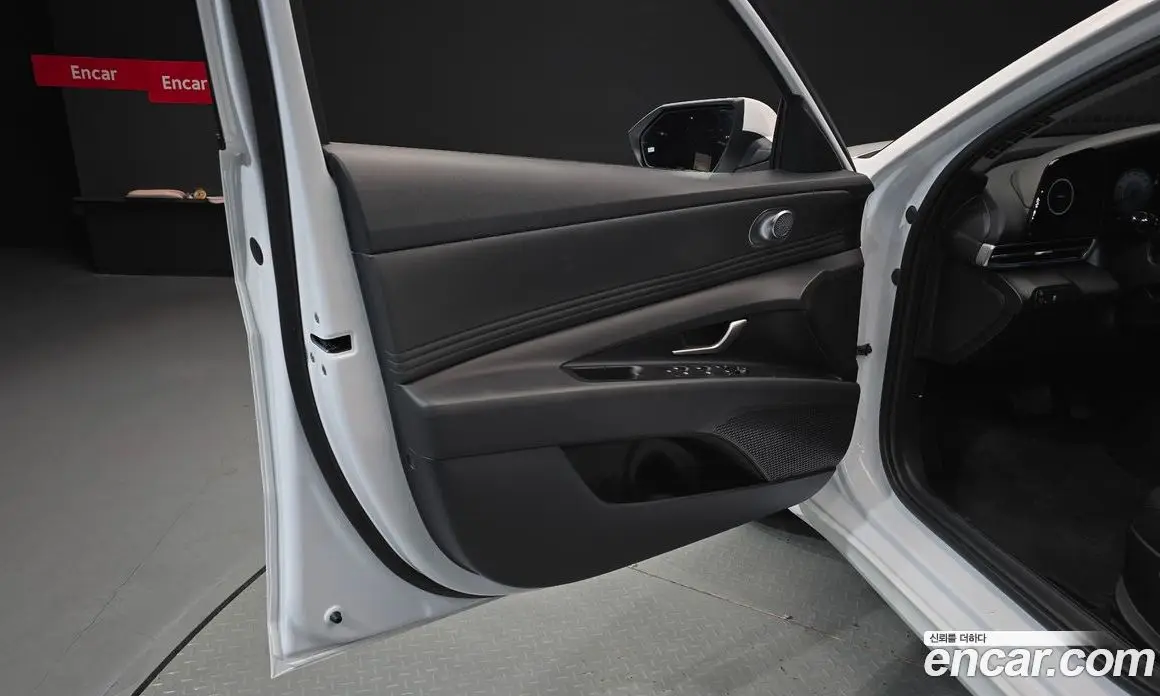 Hyundai Avante 2024 1.6 автомат (гидро), фото 14