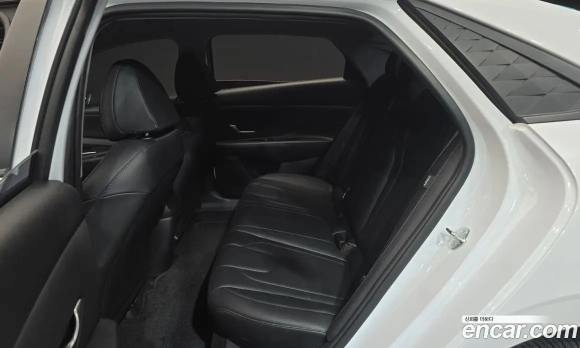 Hyundai Avante 2024 1.6 автомат (гидро), фото 18