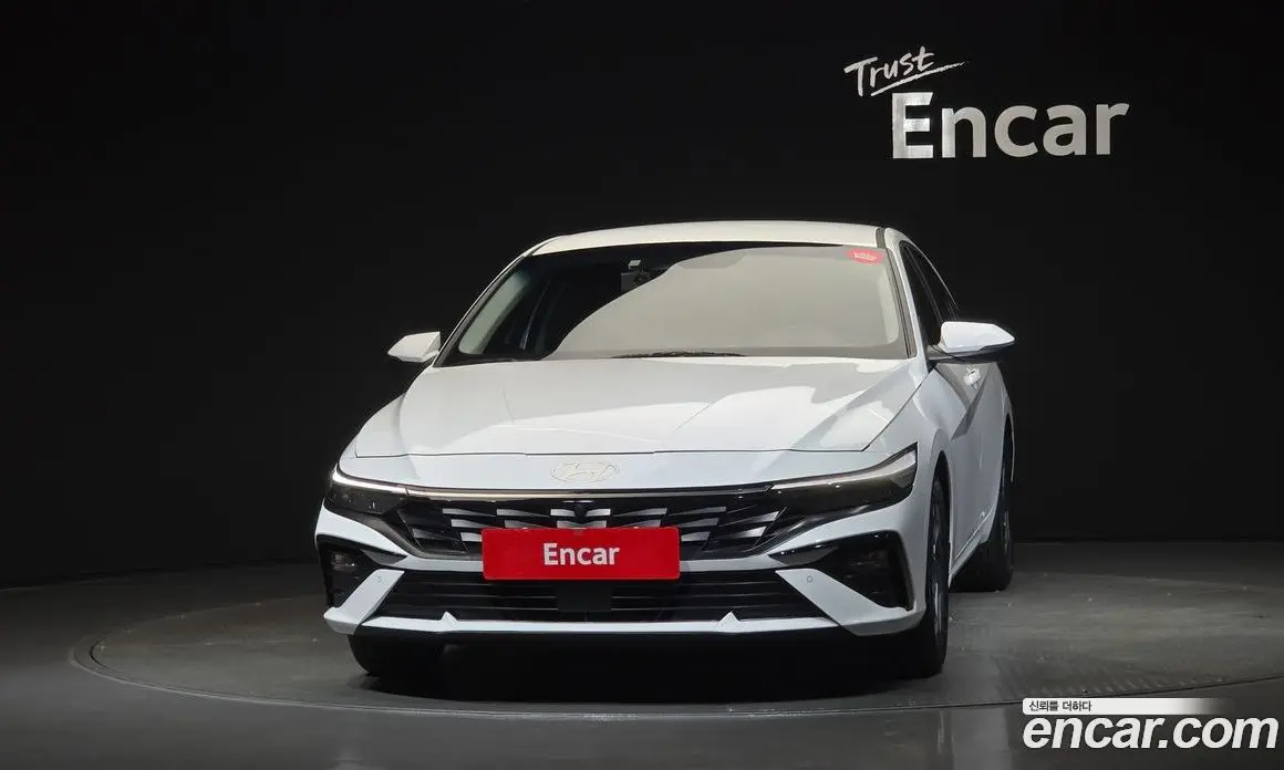 Hyundai Avante 2024 1.6 автомат (гидро), фото 3