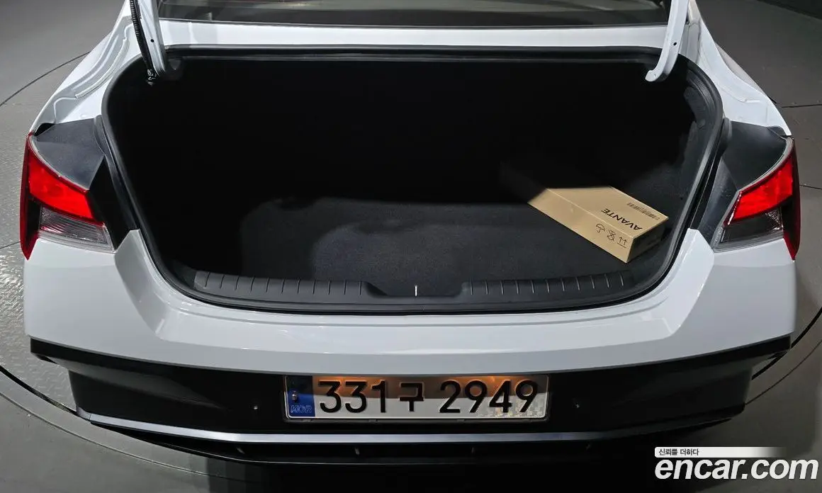 Hyundai Avante 2024 1.6 автомат (гидро), фото 26