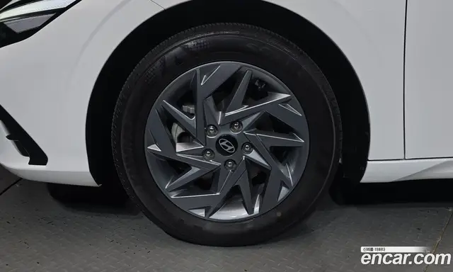 Hyundai Avante 2024 1.6 автомат (гидро), миниатюра 5