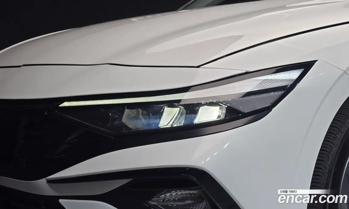 Hyundai Avante 2024 1.6 автомат (гидро), фото 8