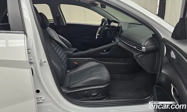 Hyundai Avante 2024 1.6 автомат (гидро), миниатюра 11