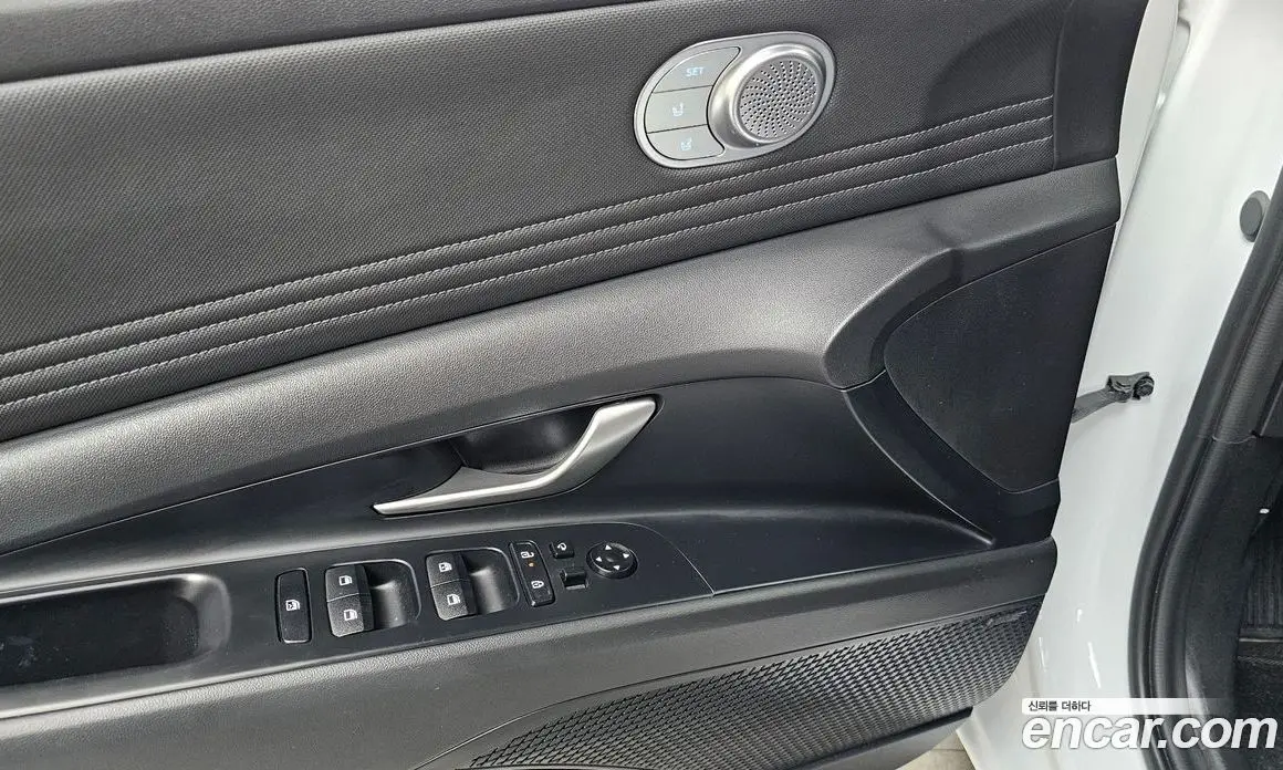 Hyundai Avante 2024 1.6 автомат (гидро), фото 15