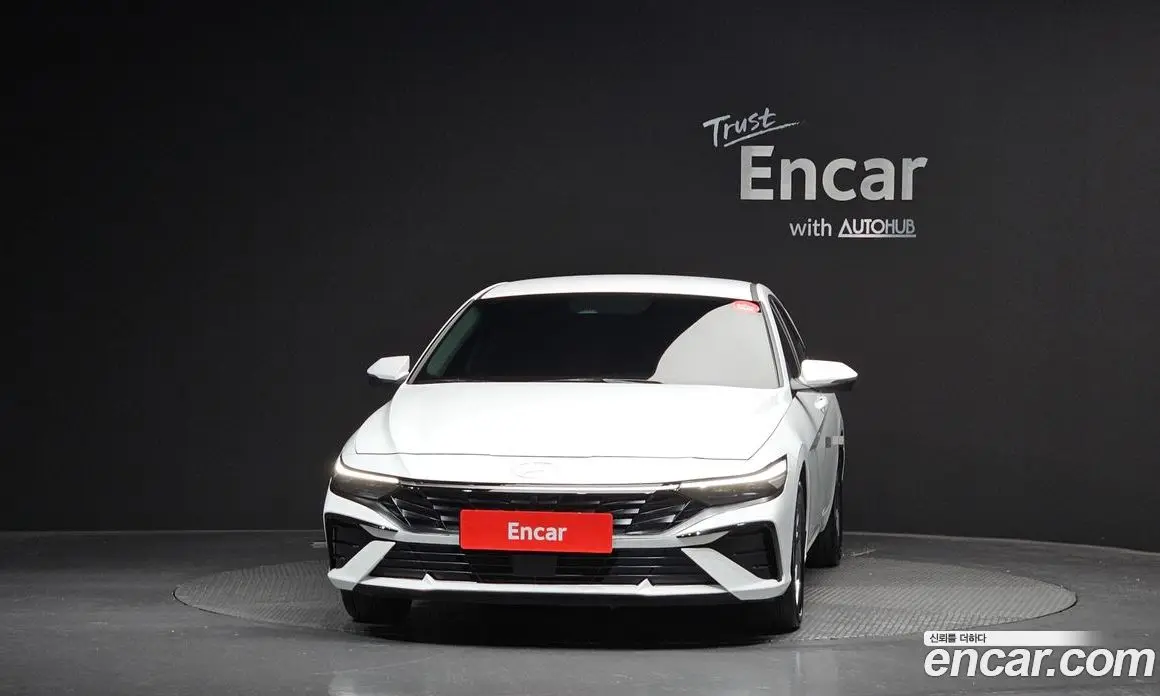 Hyundai Avante 2024 1.6 автомат (гидро), фото 3
