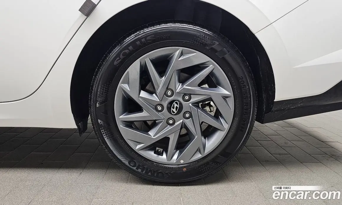 Hyundai Avante 2024 1.6 автомат (гидро), фото 5