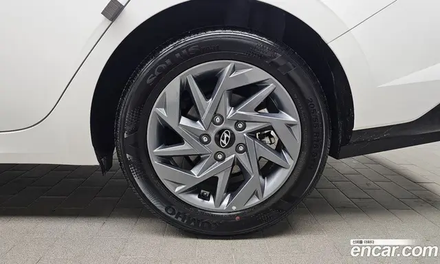 Hyundai Avante 2024 1.6 автомат (гидро), миниатюра 5