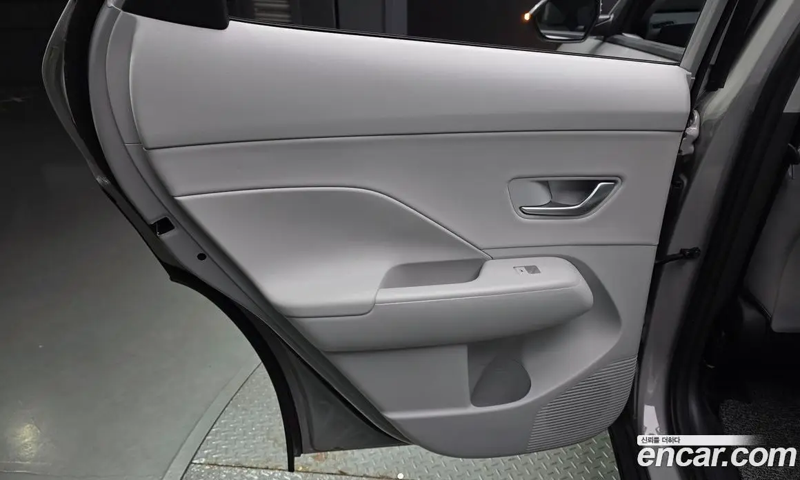 Hyundai Kona 2024 1.6 автомат (гидро), фото 15