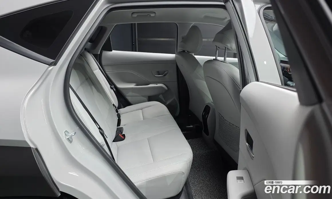 Hyundai Kona 2024 1.6 автомат (гидро), фото 18