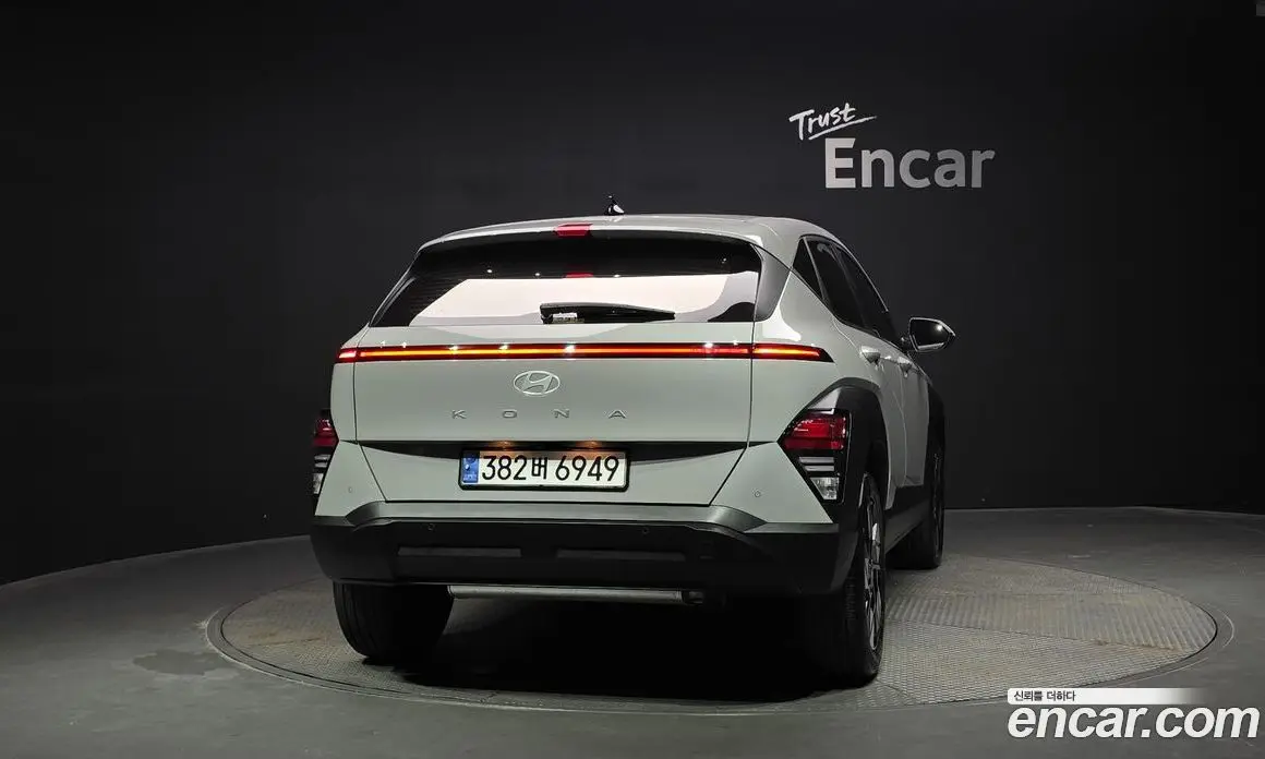 Hyundai Kona 2024 1.6 автомат (гидро), фото 4
