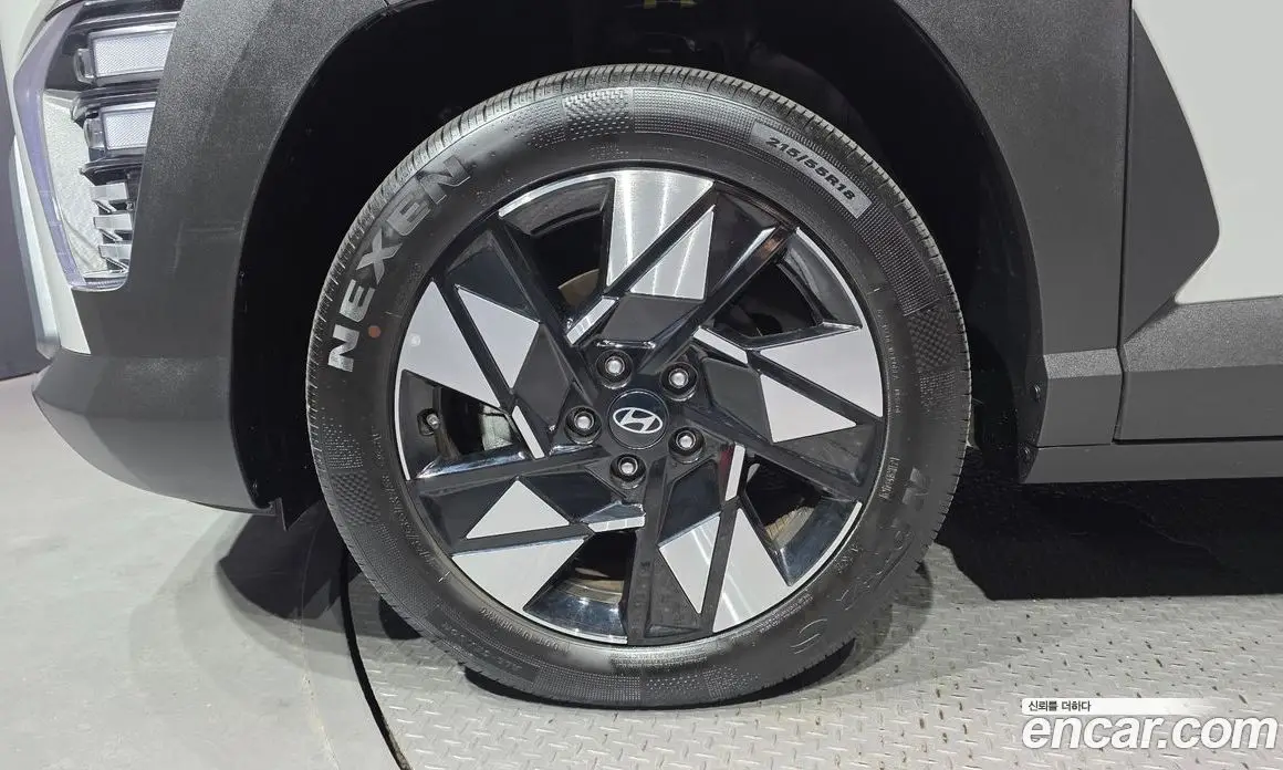 Hyundai Kona 2024 1.6 автомат (гидро), фото 5