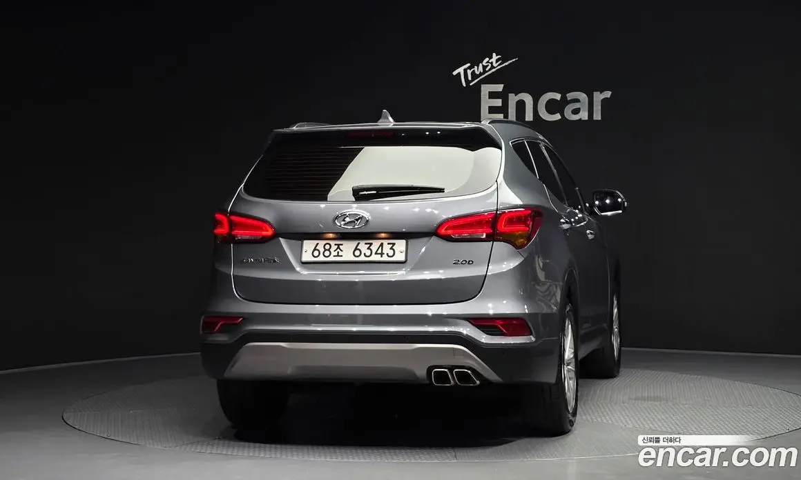 Hyundai Santa Fe 2017 2.0 автомат (гидро), фото 4 Hyundai Santa Fe 2017 2.0 автомат (гидро), фото 4