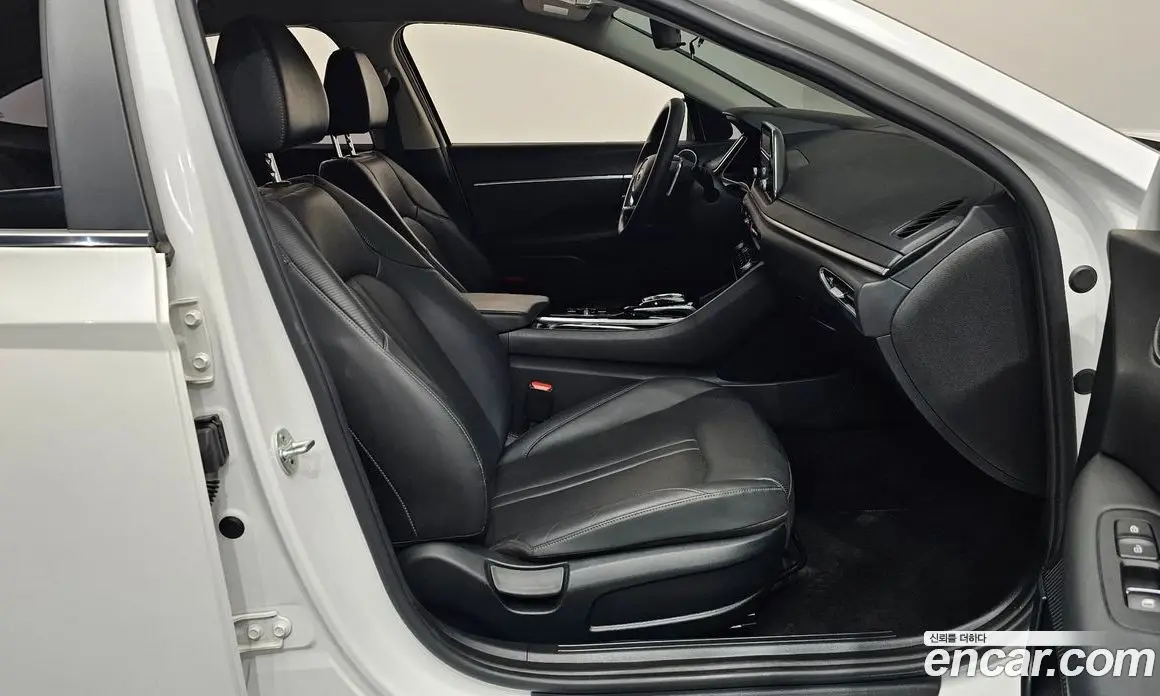Hyundai Sonata 2019 2.0 автомат (гидро), фото 16 Hyundai Sonata 2019 2.0 автомат (гидро), фото 16