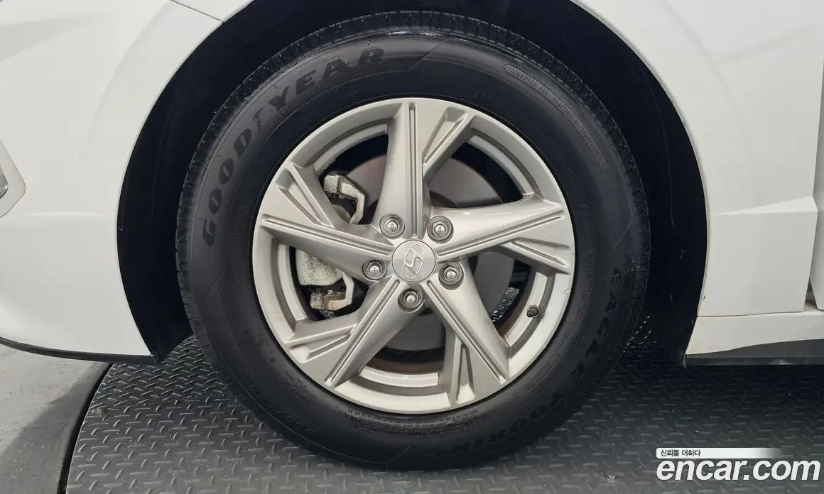 Hyundai Sonata 2019 2.0 автомат (гидро), фото 5 Hyundai Sonata 2019 2.0 автомат (гидро), фото 5