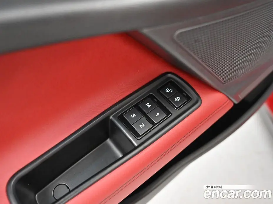Jaguar XE 2016 3.0 автомат (гидро), фото 17 Jaguar XE 2016 3.0 автомат (гидро), фото 17