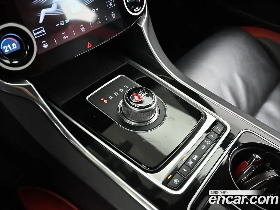 Jaguar XE 2016 3.0 автомат (гидро), фото 9 Jaguar XE 2016 3.0 автомат (гидро), фото 9
