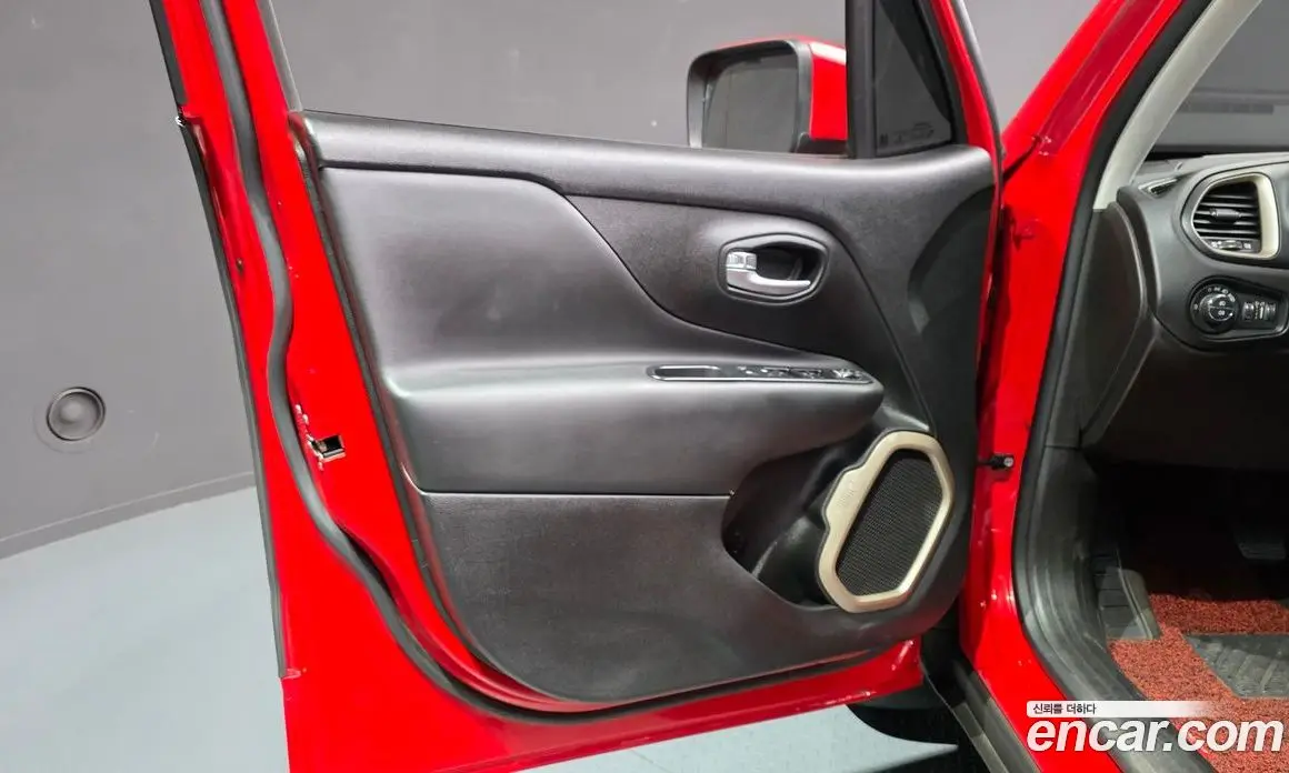 Jeep Renegade 2017 2.0 автомат (гидро), фото 14 Jeep Renegade 2017 2.0 автомат (гидро), фото 14