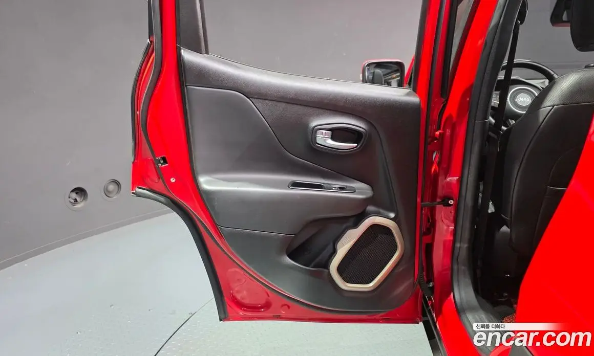Jeep Renegade 2017 2.0 автомат (гидро), фото 15 Jeep Renegade 2017 2.0 автомат (гидро), фото 15