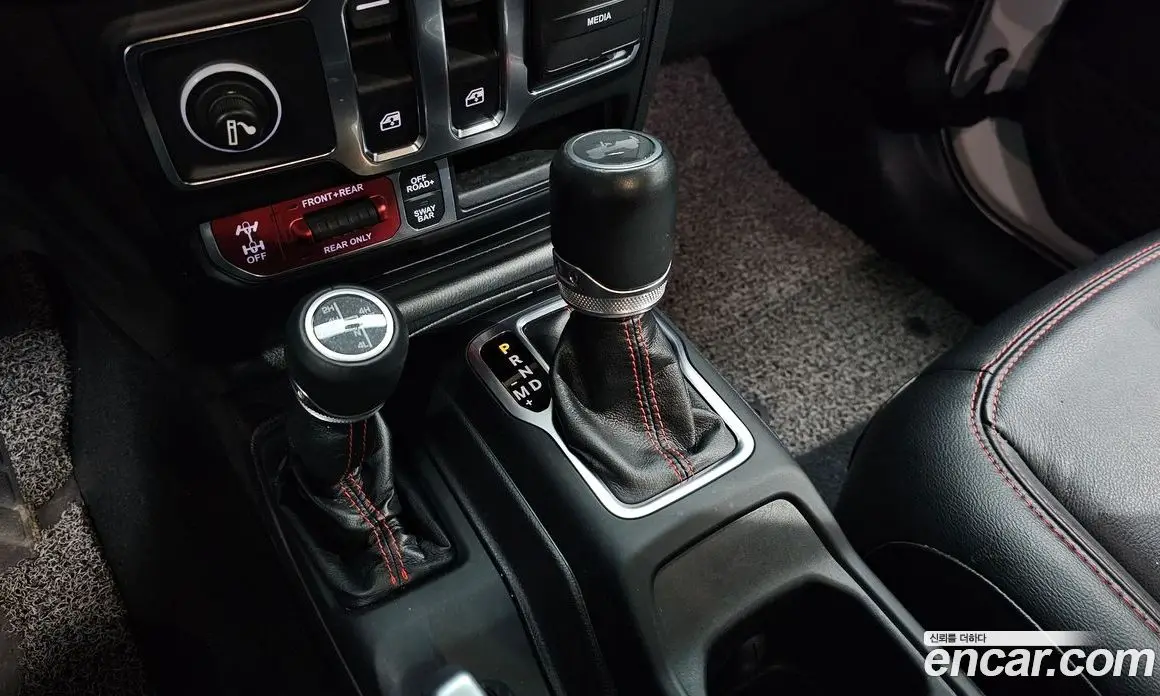 Jeep Wrangler 2022 2.0 автомат (гидро), фото 12 Jeep Wrangler 2022 2.0 автомат (гидро), фото 12