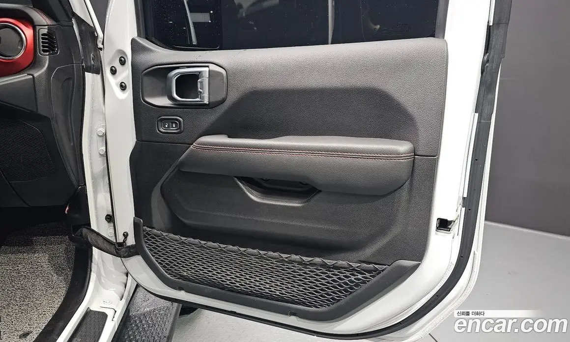 Jeep Wrangler 2022 2.0 автомат (гидро), фото 15 Jeep Wrangler 2022 2.0 автомат (гидро), фото 15