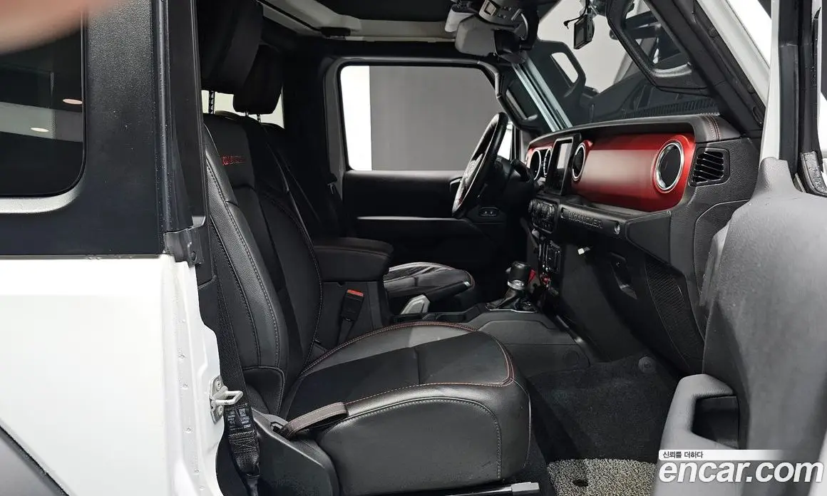 Jeep Wrangler 2022 2.0 автомат (гидро), фото 16 Jeep Wrangler 2022 2.0 автомат (гидро), фото 16