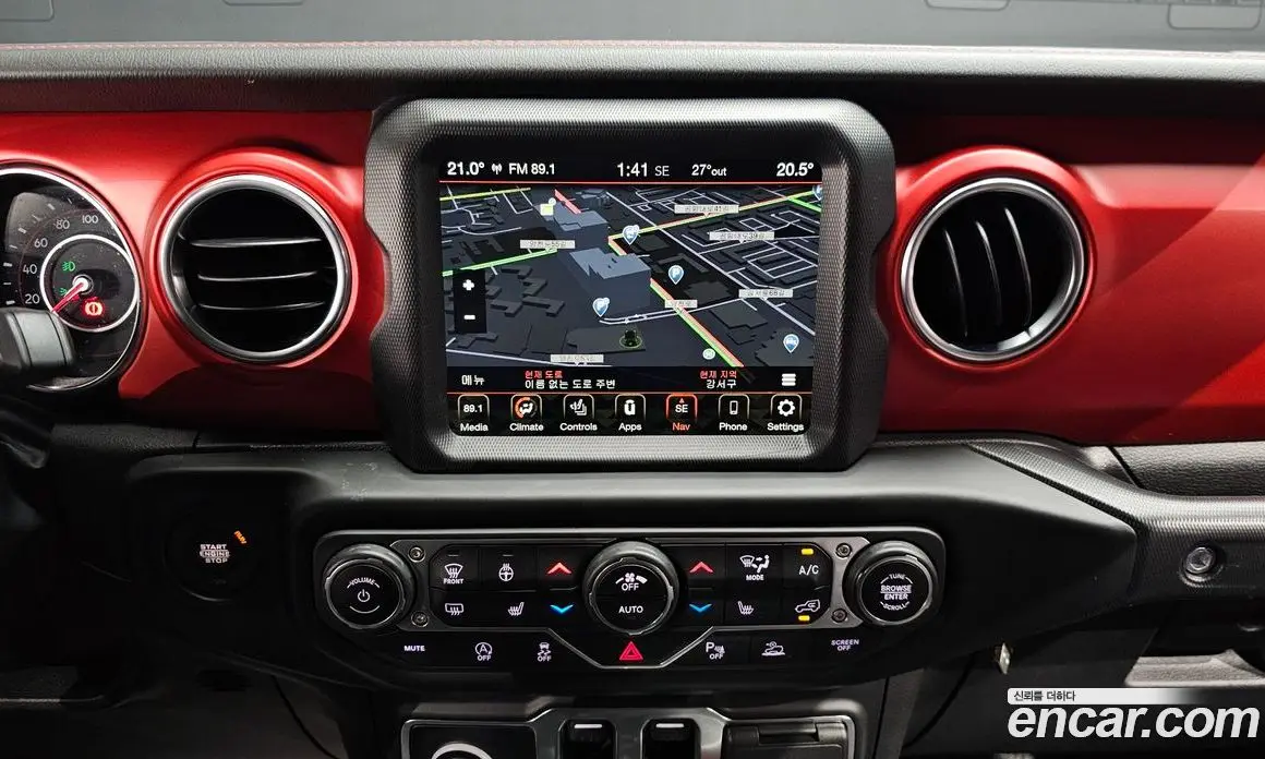 Jeep Wrangler 2022 2.0 автомат (гидро), фото 26 Jeep Wrangler 2022 2.0 автомат (гидро), фото 26