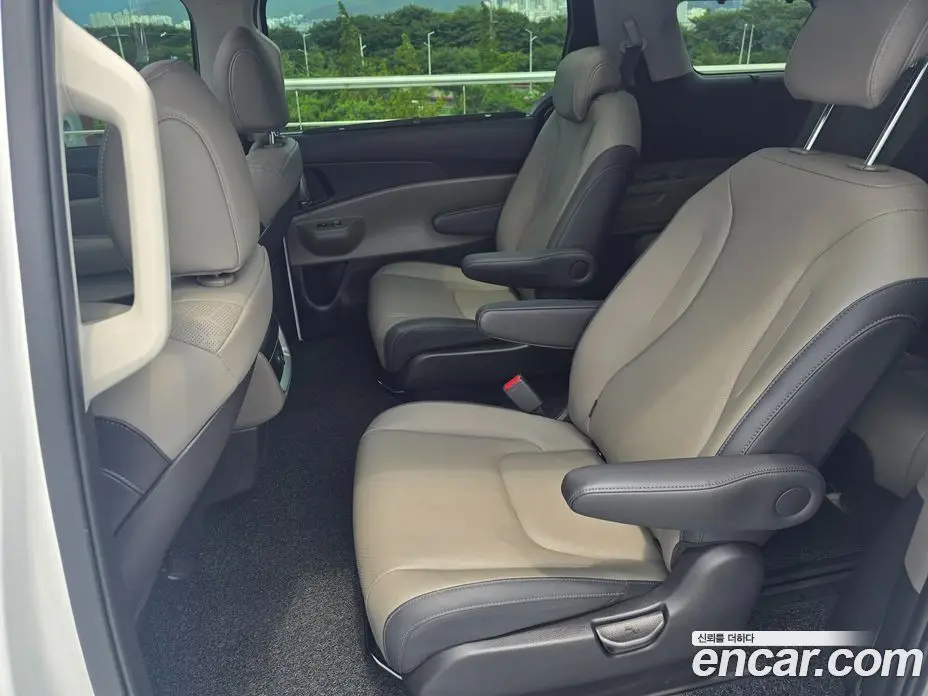 Kia Carnival 2024 1.6 автомат (гидро), фото 12 Kia Carnival 2024 1.6 автомат (гидро), фото 12