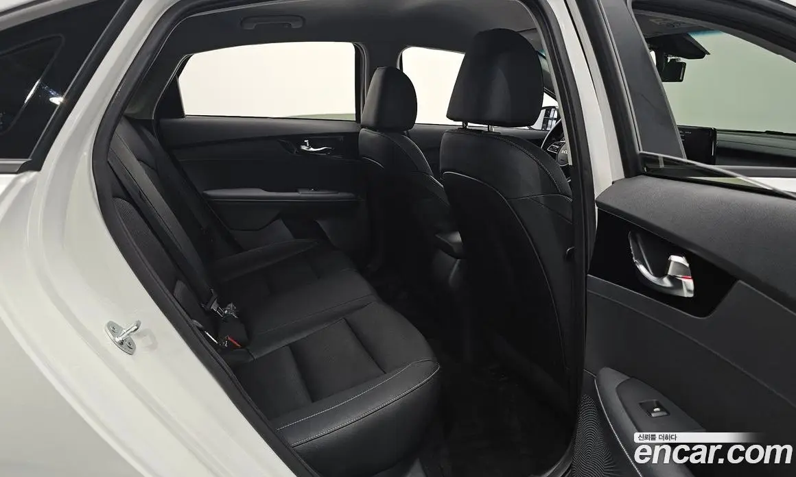 Kia K3 2023 1.6 автомат (гидро), фото 16 Kia K3 2023 1.6 автомат (гидро), фото 16
