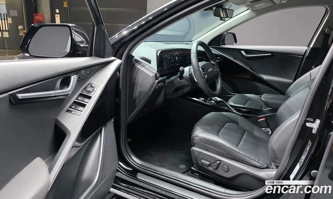 Kia Niro 2023 0.2 автомат (гидро), фото 13 Kia Niro 2023 0.2 автомат (гидро), фото 13