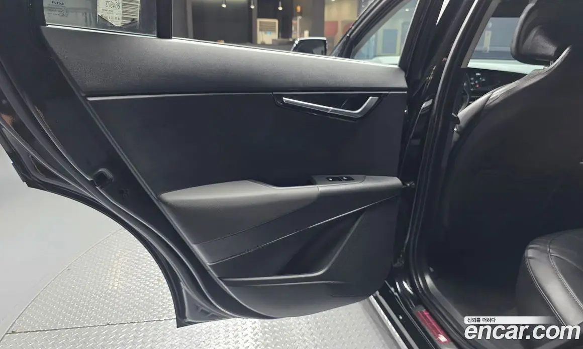 Kia Niro 2023 0.2 автомат (гидро), фото 15 Kia Niro 2023 0.2 автомат (гидро), фото 15