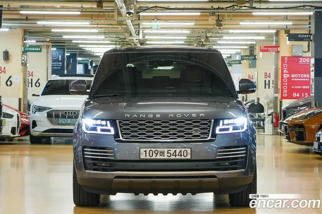 Land Rover Range Rover 2018 4.4 автомат (гидро), фото 1 Land Rover Range Rover 2018 4.4 автомат (гидро), фото 1