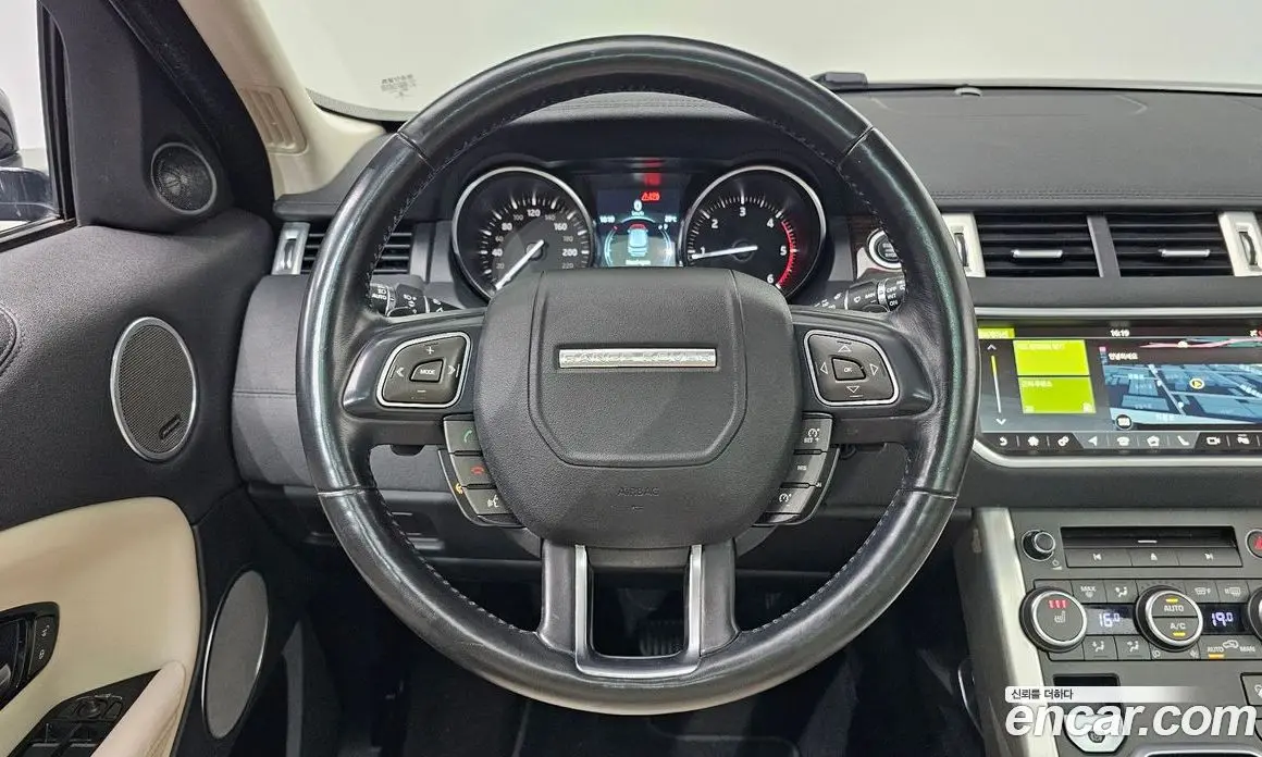 Land Rover Range Rover Evoque 2018 2.0 автомат (гидро), фото 19 Land Rover Range Rover Evoque 2018 2.0 автомат (гидро), фото 19