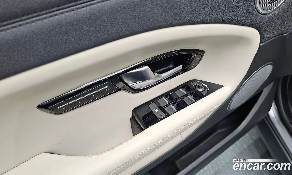 Land Rover Range Rover Evoque 2018 2.0 автомат (гидро), фото 26 Land Rover Range Rover Evoque 2018 2.0 автомат (гидро), фото 26