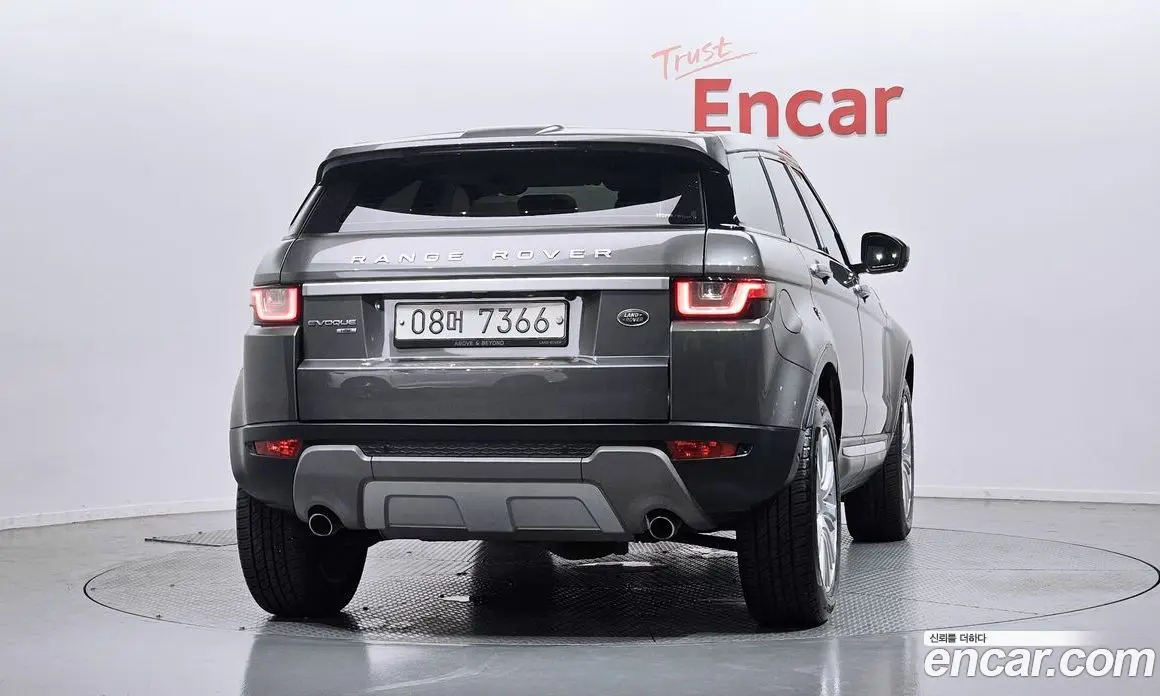 Land Rover Range Rover Evoque 2018 2.0 автомат (гидро), фото 4 Land Rover Range Rover Evoque 2018 2.0 автомат (гидро), фото 4