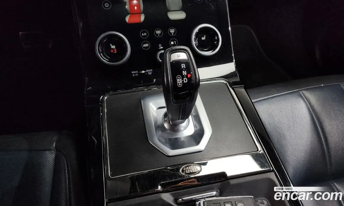 Land Rover Range Rover Evoque 2019 2.0 автомат (гидро), фото 9 Land Rover Range Rover Evoque 2019 2.0 автомат (гидро), фото 9