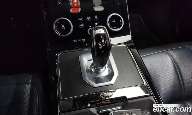 Land Rover Range Rover Evoque 2019 2.0 автомат (гидро), миниатюра 9 Land Rover Range Rover Evoque 2019 2.0 автомат (гидро), миниатюра 9