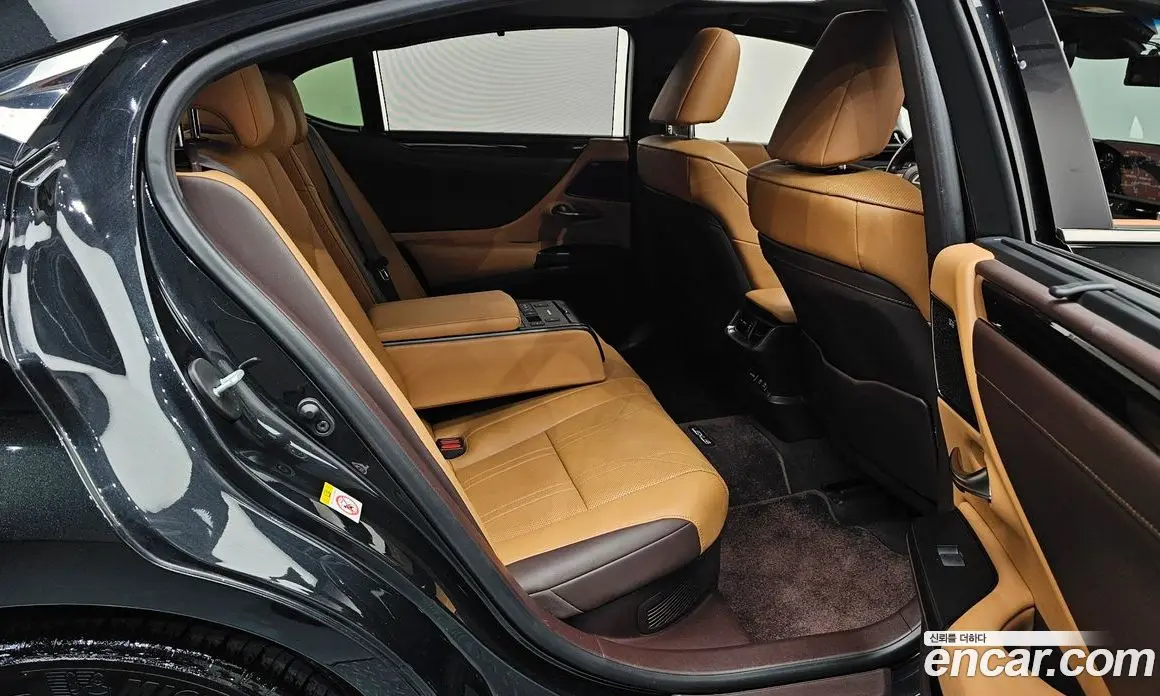 Lexus ES 2019 2.5 автомат (гидро), фото 11 Lexus ES 2019 2.5 автомат (гидро), фото 11