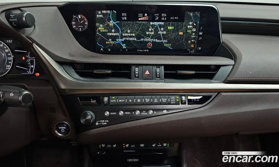Lexus ES 2019 2.5 автомат (гидро), фото 12 Lexus ES 2019 2.5 автомат (гидро), фото 12