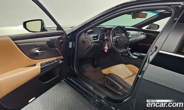 Lexus ES 2019 2.5 автомат (гидро), миниатюра 10 Lexus ES 2019 2.5 автомат (гидро), миниатюра 10
